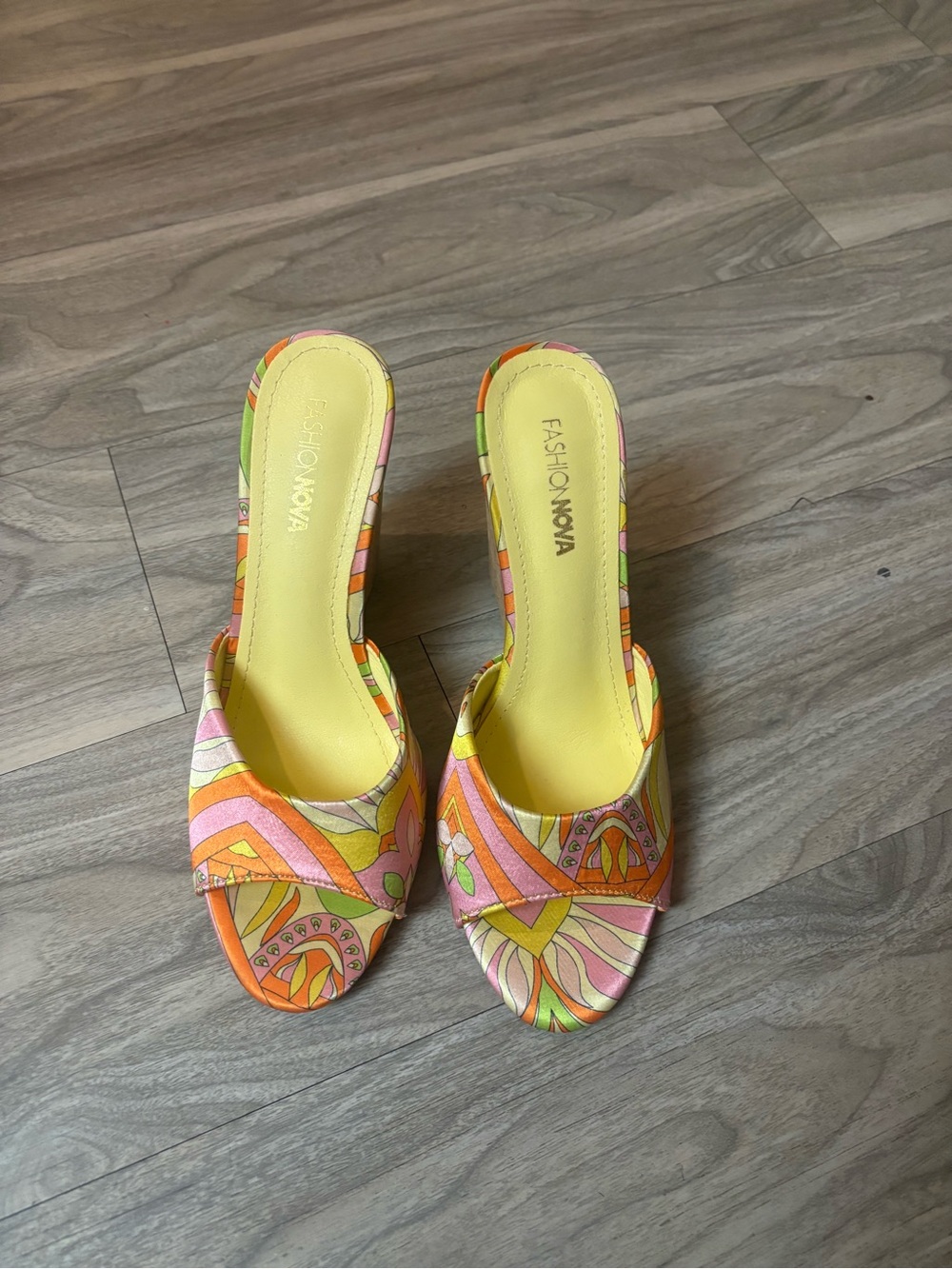 Fashion Nova Pink Orange Yellow Patterned Open-Toe Slide Heels